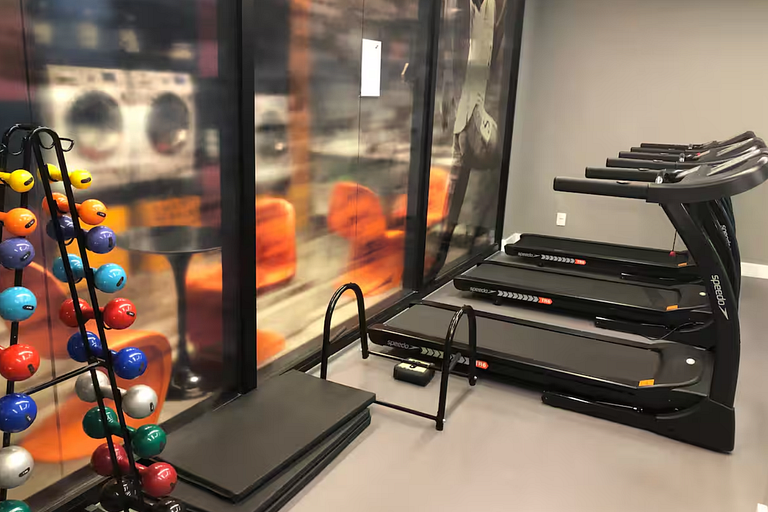 República | Rooftop + Ar + Piscina