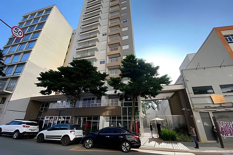 LIBERDADE - Ar condicionado, Rooftop. Ao lado do metrô