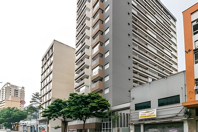 Rooftop + A/C: com Quarto Privativo na Liberdade