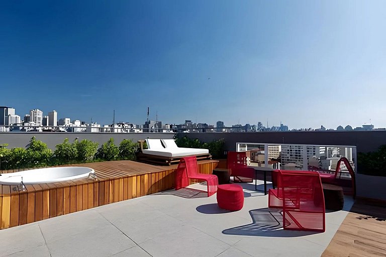 Rooftop + A/C: com Quarto Privativo na Liberdade