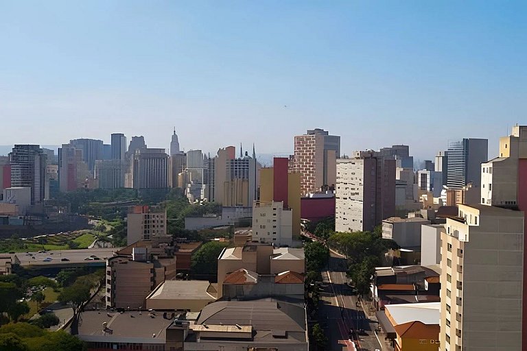 Rooftop + A/C: com Quarto Privativo na Liberdade