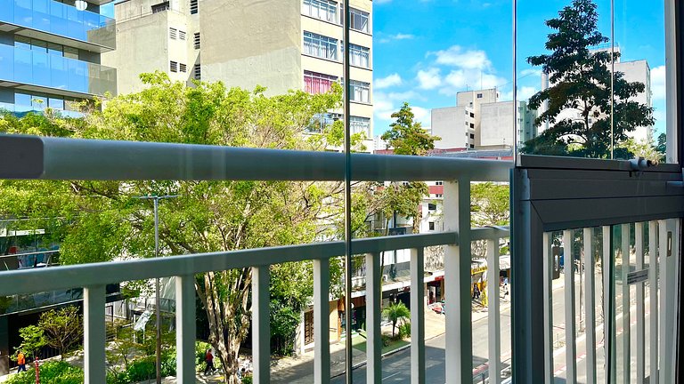 Apto Liberdade | Acomoda 4 | 260m Metrô + AC