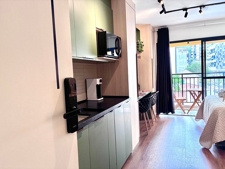 10 min da Av Paulista - AC, Rooftop e Academia