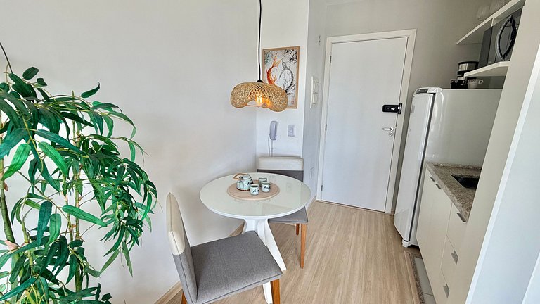 Liberdade - 200m do Metrô + Ar + Rooftop + Gym - Acomoda 4