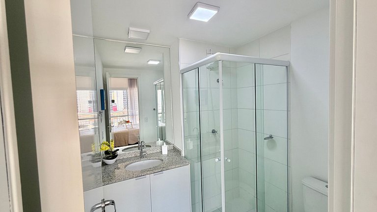 Conforto na Av. Liberdade - AC e Rooftop