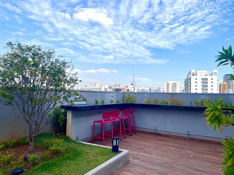 Liberdade | 200m do Metrô + Ar + Rooftop + Gym