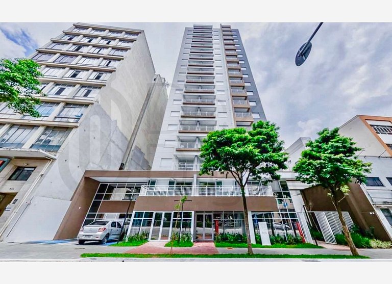 Liberdade - 200m do Metrô + Ar + Rooftop + Gym - Acomoda 4