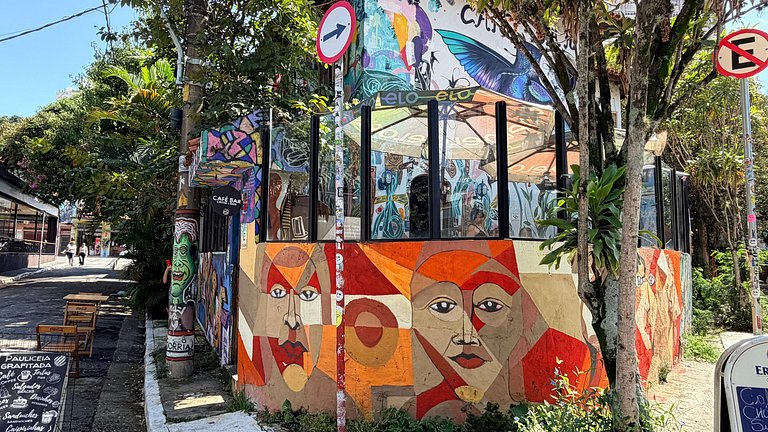 Comodidade na V Madalena - Ar e Rooftop