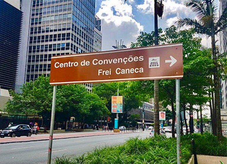 Shopping Frei Caneca|10min Paulista + Rooftop + Ar
